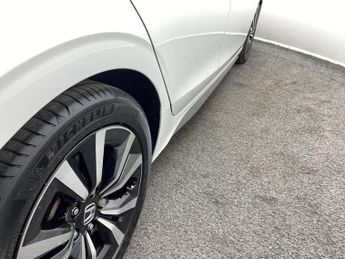 Honda CIVIC 2.0 eHEV Elegance 5dr CVT