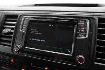 Volkswagen Transporter 2.0 BiTDI T30 BlueMotion Tech Highline DSG FWD LWB Euro 6 (s/s) 