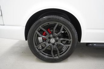 Volkswagen Transporter 2.0 BiTDI T30 BlueMotion Tech Highline DSG FWD LWB Euro 6 (s/s) 