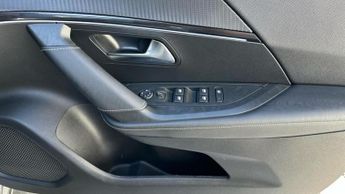 Peugeot E-2008 54kWh GT SUV 5dr Electric Auto (7kW Charger) (156 ps)