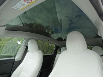 TESLA Model Y (Dual Motor) Performance Auto 4WDE 5dr