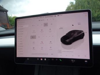 TESLA Model Y (Dual Motor) Performance Auto 4WDE 5dr