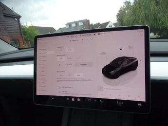 TESLA Model Y (Dual Motor) Performance Auto 4WDE 5dr