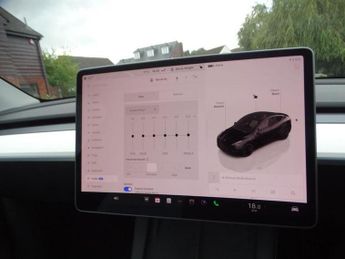 TESLA Model Y (Dual Motor) Performance Auto 4WDE 5dr