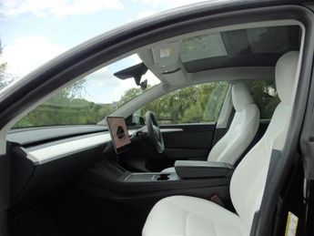 TESLA Model Y (Dual Motor) Performance Auto 4WDE 5dr
