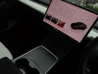 TESLA Model Y (Dual Motor) Performance Auto 4WDE 5dr