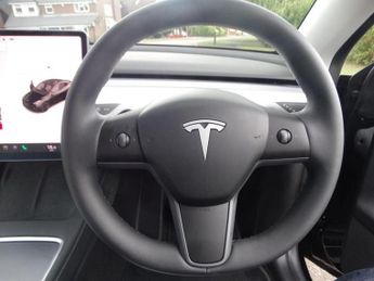 TESLA Model Y (Dual Motor) Performance Auto 4WDE 5dr
