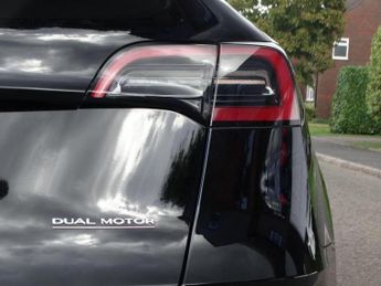 TESLA Model Y (Dual Motor) Performance Auto 4WDE 5dr