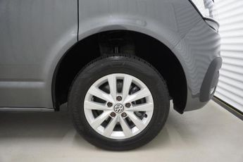 Volkswagen Transporter 2.0 TDI T30 Highline Panel Van 5dr Diesel DSG FWD LWB | Manufact