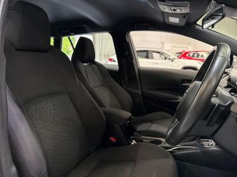 Toyota COROLLA 2.0 VVT-i Hybrid Icon 5dr CVT