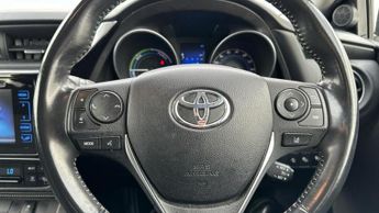 Toyota Auris 1.8 VVT-h Design Hatchback 5dr Petrol Hybrid CVT Euro 6 (s/s) (1