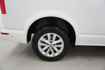Volkswagen Transporter 2.0 TDI T30 Highline Kombi Double Cab 5dr Diesel DSG FWD SWB | M