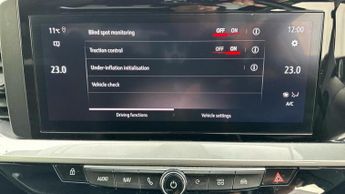 Vauxhall Mokka Electric 50kWh Ultimate SUV 5dr Electric Auto (136 ps)