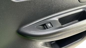 Vauxhall Mokka Electric 50kWh Ultimate SUV 5dr Electric Auto (136 ps)