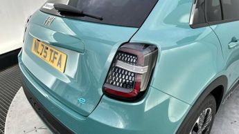 Fiat 600e 54kWh La Prima SUV 5dr Electric Auto (156 ps)