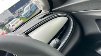 Fiat 600e 54kWh La Prima SUV 5dr Electric Auto (156 ps)