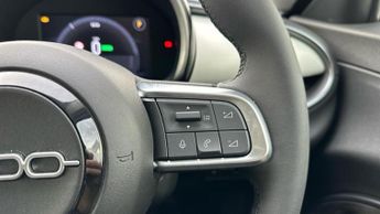 Fiat 600e 54kWh La Prima SUV 5dr Electric Auto (156 ps)