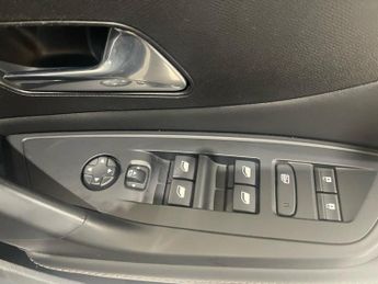 Peugeot 308 1.2 PureTech 130 Allure Premium 5dr EAT8 [Digital]