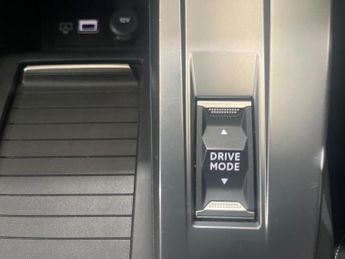 Peugeot 308 1.2 PureTech 130 Allure Premium 5dr EAT8 [Digital]