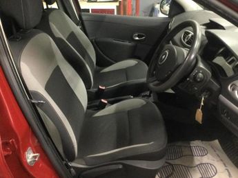 Renault Clio 1.6 VVT Expression Sport Tourer 5dr