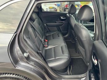 Kia Niro 1.6 GDi 4