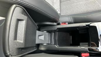 Peugeot E-208 50kWh GT Premium Hatchback 5dr Electric Auto (136 ps)