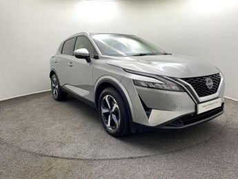 Nissan Qashqai 1.3 DiG-T MH N-Connecta [Glass Roof] 5dr