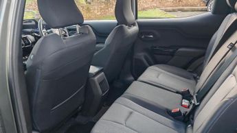 Suzuki e Vitara 61kWh Motion SUV 5dr Electric Auto (174 ps)