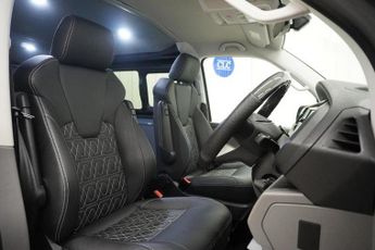 Volkswagen Transporter 2.0 TDI T28 Highline Diesel DSG FWD SWB Euro 6 | Kombi Conversio