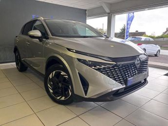 Nissan Qashqai 1.3 DIG-T MHEV N-Connecta SUV 5dr Petrol Hybrid XTRONIC 