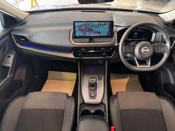 Nissan Qashqai 1.3 DIG-T MHEV N-Connecta SUV 5dr Petrol Hybrid XTRONIC 