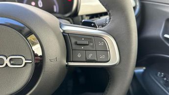 Fiat 600 1.2 MHEV SUV 5dr Petrol Hybrid e-DCT Euro 6 (s/s) (100 ps)