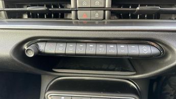 Fiat 600 1.2 MHEV SUV 5dr Petrol Hybrid e-DCT Euro 6 (s/s) (100 ps)