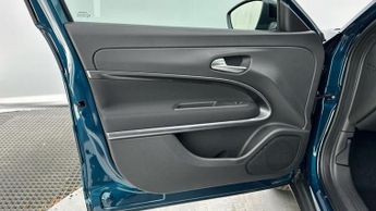 Fiat 600 1.2 MHEV SUV 5dr Petrol Hybrid e-DCT Euro 6 (s/s) (100 ps)