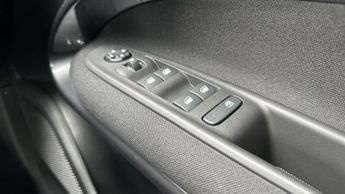 Fiat 600 1.2 MHEV SUV 5dr Petrol Hybrid e-DCT Euro 6 (s/s) (100 ps)