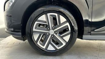 Hyundai KONA 64kWh Premium SUV 5dr Electric Auto (10.5kW Charger) (204 ps)