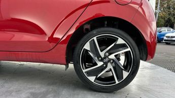 Hyundai i10 1.2 Premium Hatchback 5dr Petrol Auto Euro 6 (s/s) (84 ps)