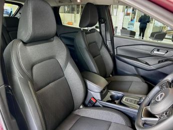 Nissan Qashqai 1.3 DIG-T MHEV N-Connecta SUV 5dr Petrol Hybrid XTRONIC