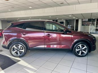 Nissan Qashqai 1.3 DIG-T MHEV N-Connecta SUV 5dr Petrol Hybrid XTRONIC