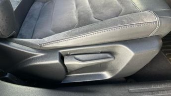 Citroen C4 1.2 PureTech MAX Hatchback 5dr Petrol EAT8 Euro 6 (s/s) (130 ps)