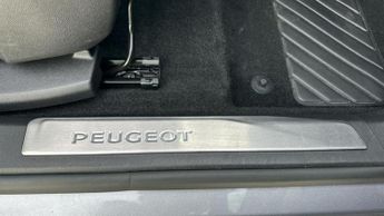 Peugeot 3008 1.2 PureTech Allure Premium + SUV 5dr Petrol EAT Euro 6 (s/s) (1