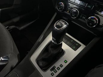 Skoda OCTAVIA 1.5 TSI SE Drive 5dr DSG