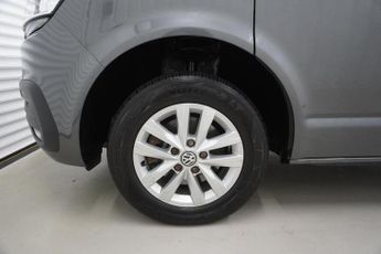 Volkswagen Transporter 2.0 TDI T30 Highline Panel Van 5dr Diesel DSG FWD LWB | Manufact