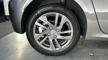 Peugeot 208 1.2 PureTech Active Premium Hatchback 5dr Petrol EAT Euro 6 (s/s