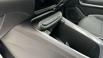 Fiat 600 1.2 MHEV SUV 5dr Petrol Hybrid e-DCT Euro 6 (s/s) (100 ps)