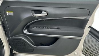 Fiat 600 1.2 MHEV SUV 5dr Petrol Hybrid e-DCT Euro 6 (s/s) (100 ps)