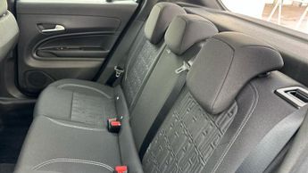 Fiat 600 1.2 MHEV SUV 5dr Petrol Hybrid e-DCT Euro 6 (s/s) (100 ps)