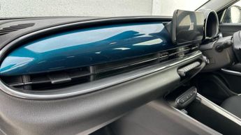 Fiat 600 1.2 MHEV SUV 5dr Petrol Hybrid e-DCT Euro 6 (s/s) (100 ps)