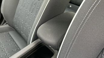 Fiat 600 1.2 MHEV SUV 5dr Petrol Hybrid e-DCT Euro 6 (s/s) (100 ps)