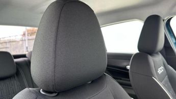 Fiat 600 1.2 MHEV SUV 5dr Petrol Hybrid e-DCT Euro 6 (s/s) (100 ps)